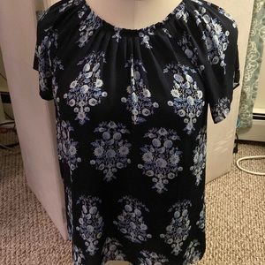 Loft xl short sleeve shirt. Cute navy tip